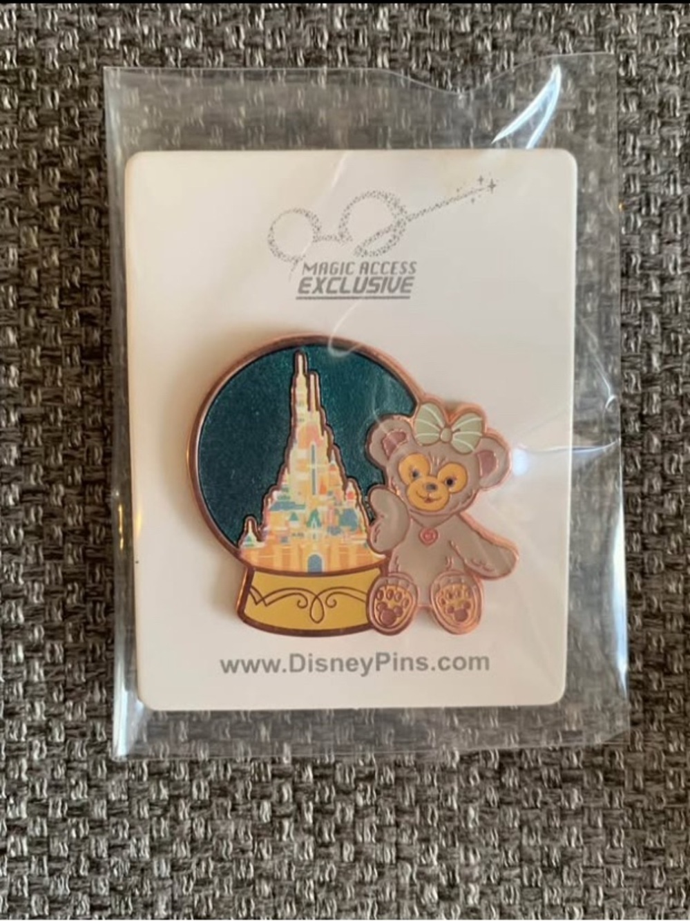 BNIB Hong Kong Disneyland Magic Access Pin ShellieMay and Sleeping Beauty Castle